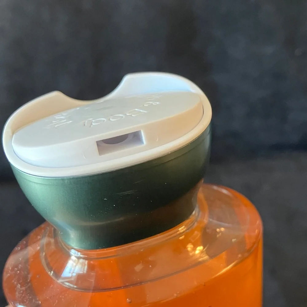 Bath & Body Works Golden Mango Lagoon Body Wash 10 oz. Bottle New Summer scent